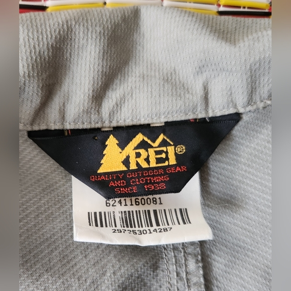 Women REI Vintage 2pc. Sz Small. Light Olive tone. EUC. - Picture 3 of 13